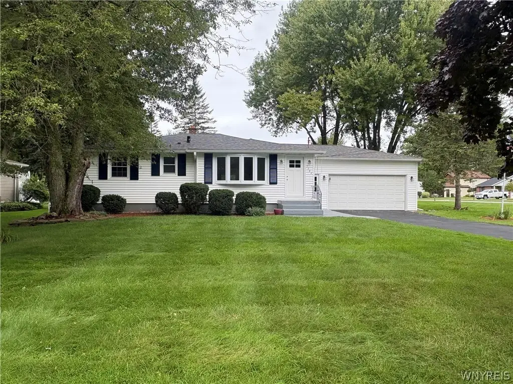 7384 Nash Road, Wheatfield