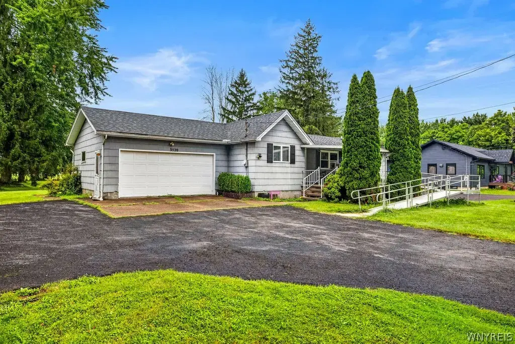 3520 Lockport Olcott Road, Newfane