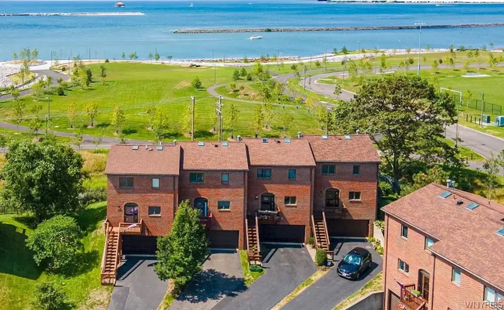 428 Lakefront Boulevard, Buffalo