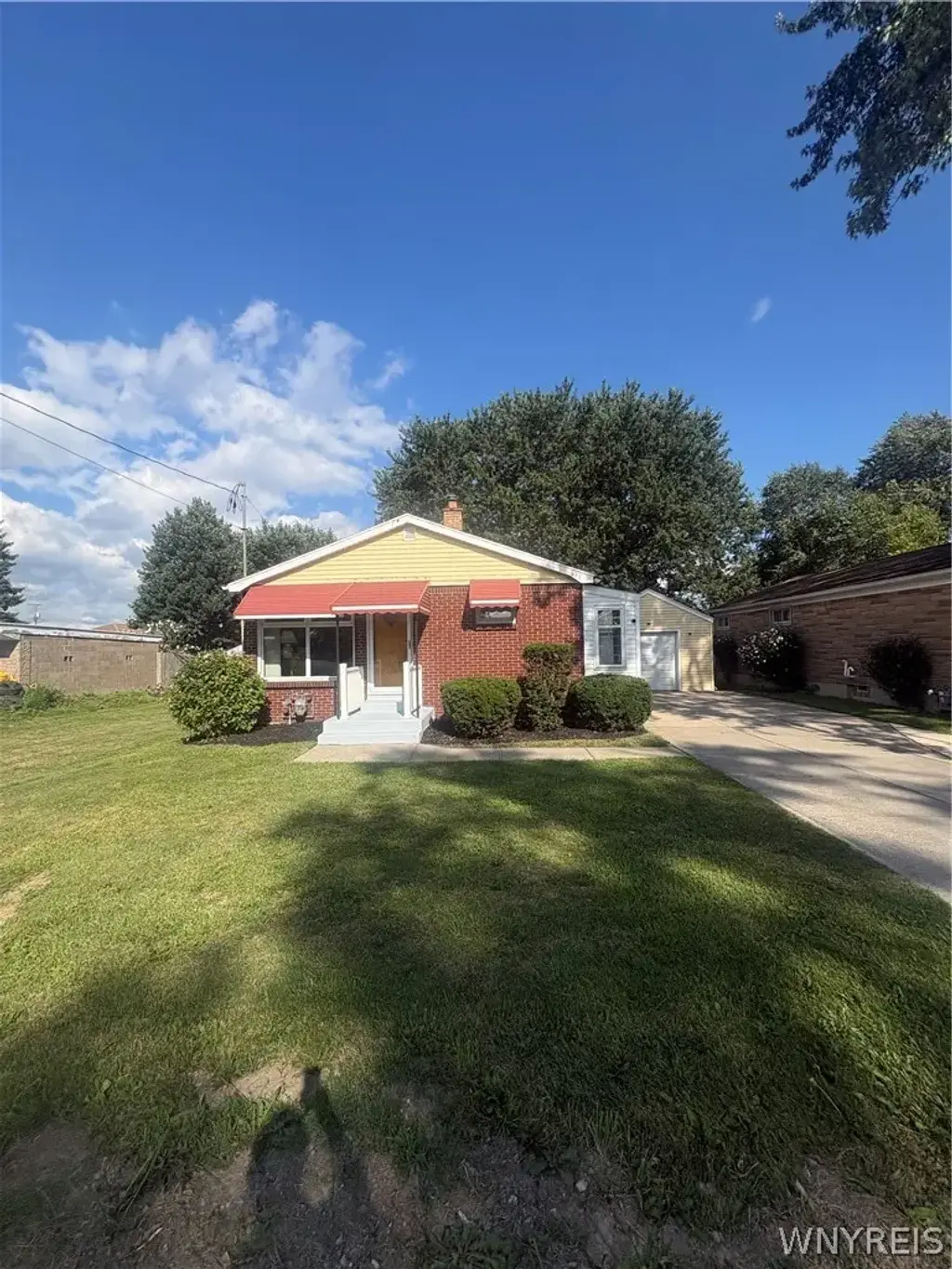 639 Harlem Road, West Seneca