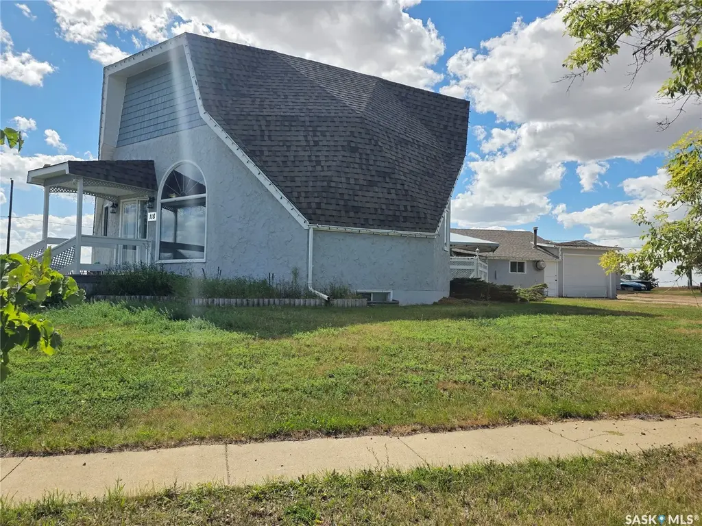 118 1st Avenue W, Coteau Rm No 255