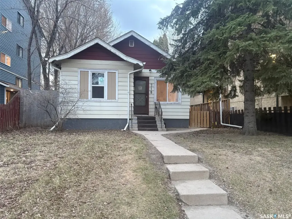 718 8th Street E, Saskatoon