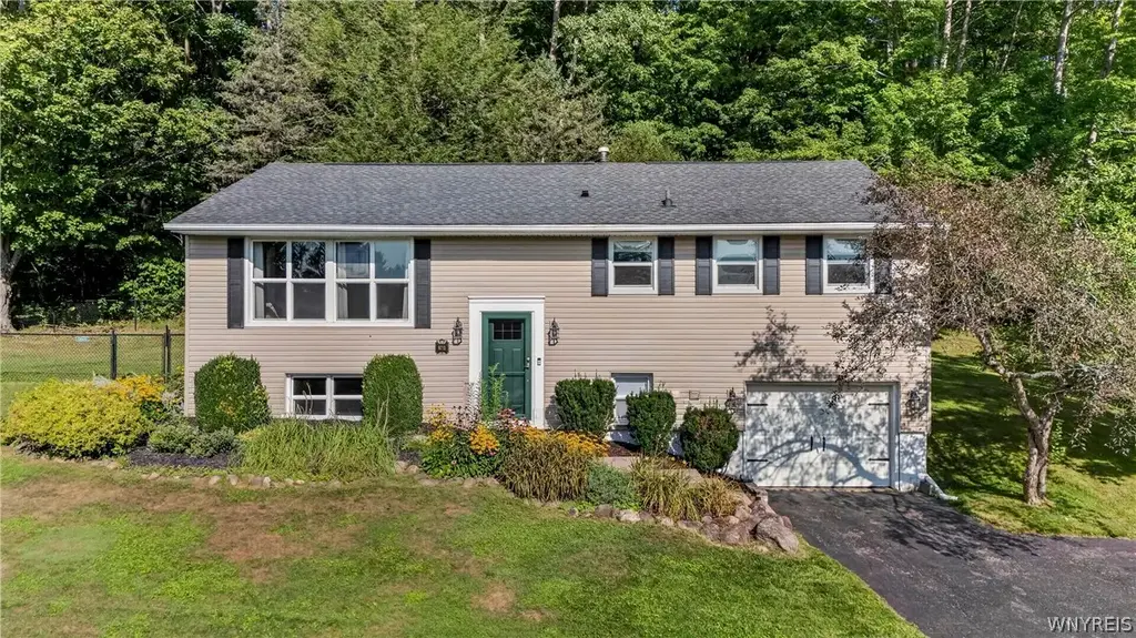 8711 S Greenbriar, Boston