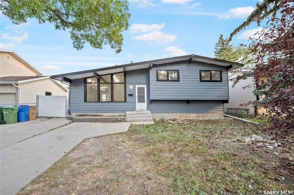 2225 Bedford Avenue E, Regina