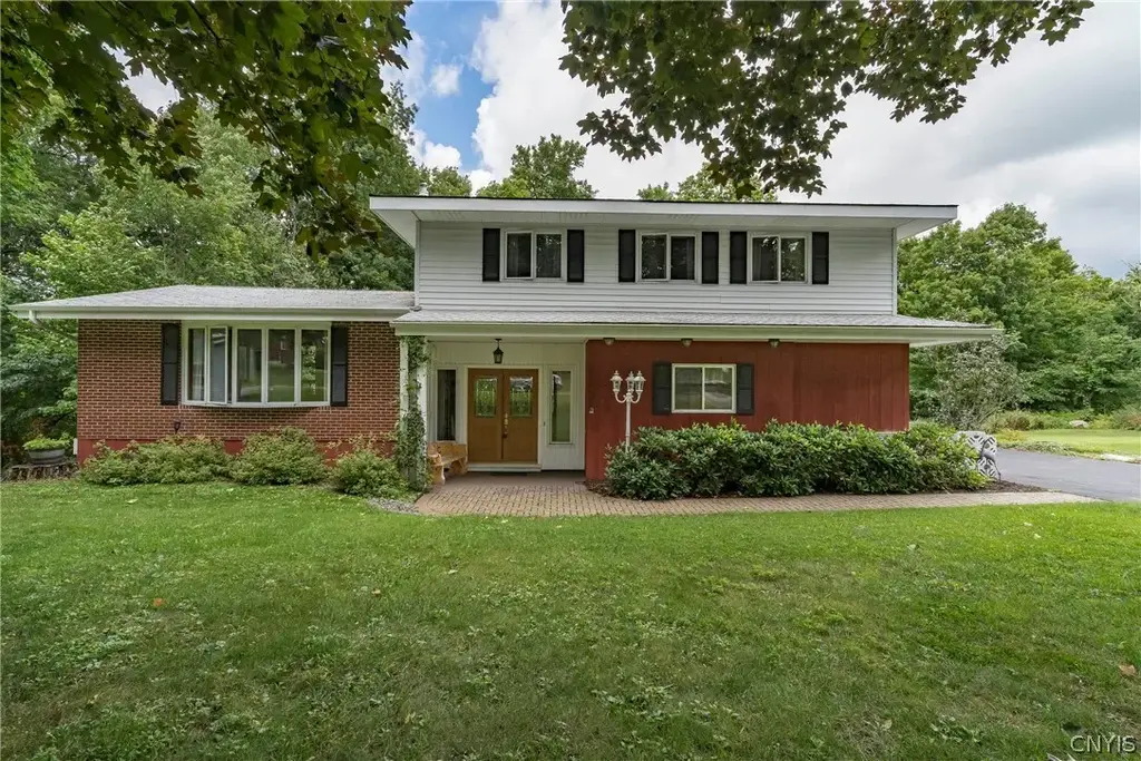 18022 N Adams, Adams