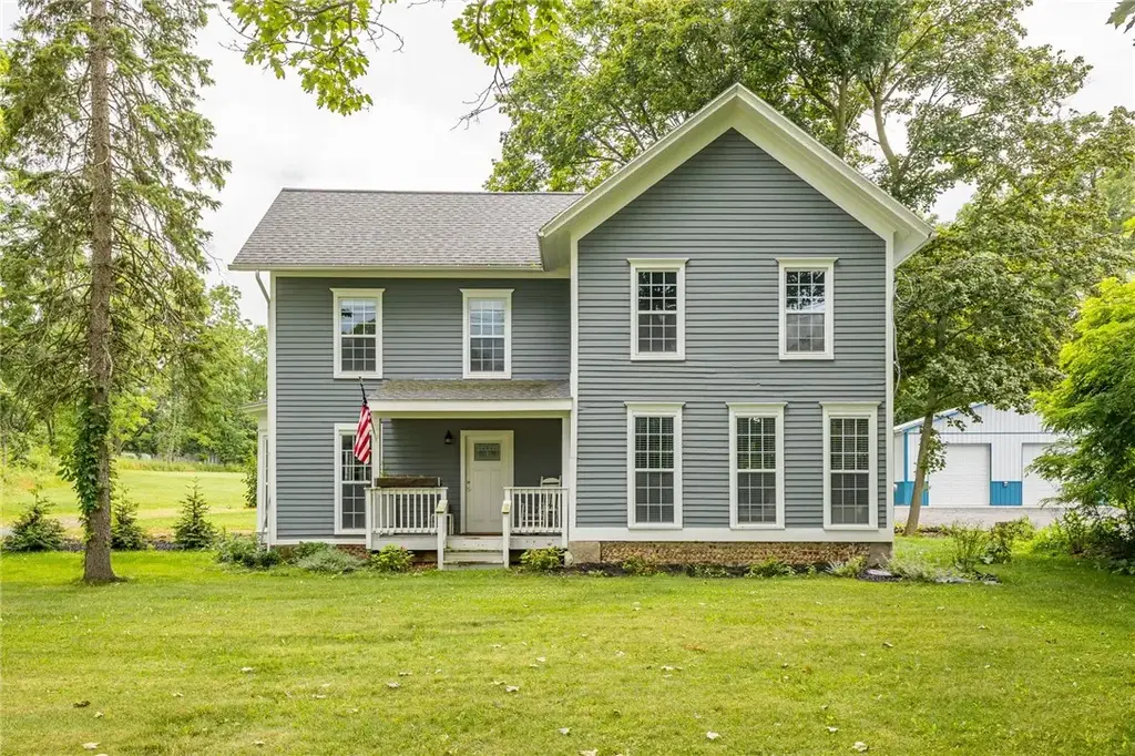 21 State Street, East Bloomfield