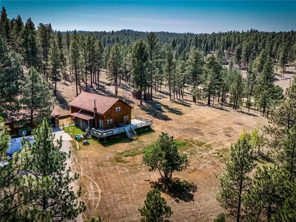 954 Dean Creek Road, Lavina
