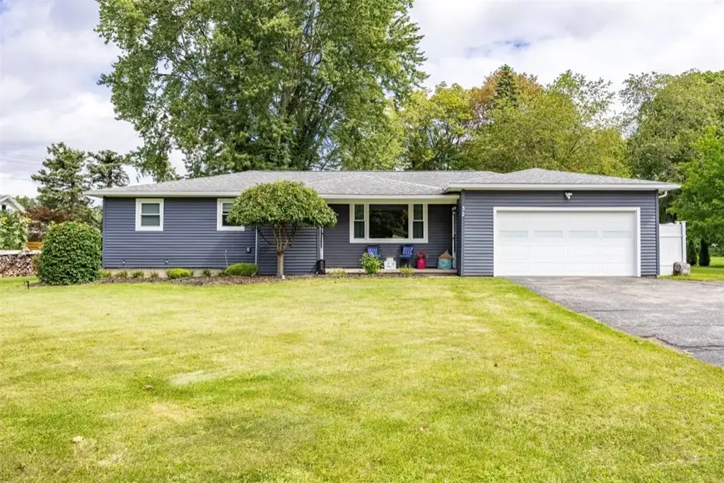 32 Kaywood Drive, Greece