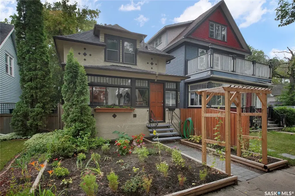 313 29th Street W, Saskatoon