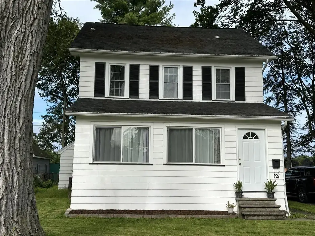 121 Brooklawn Drive, Brighton