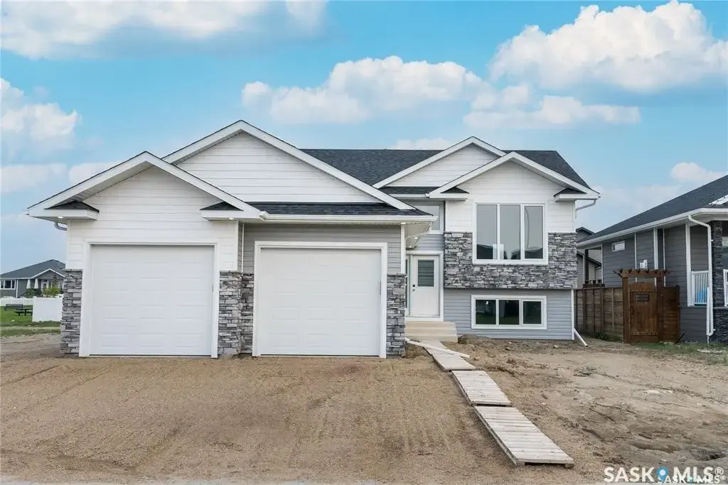804 Ballesteros Crescent, Warman
