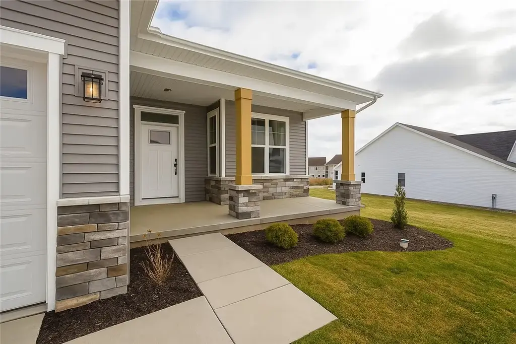 77 Thompson Lane, Canandaigua City