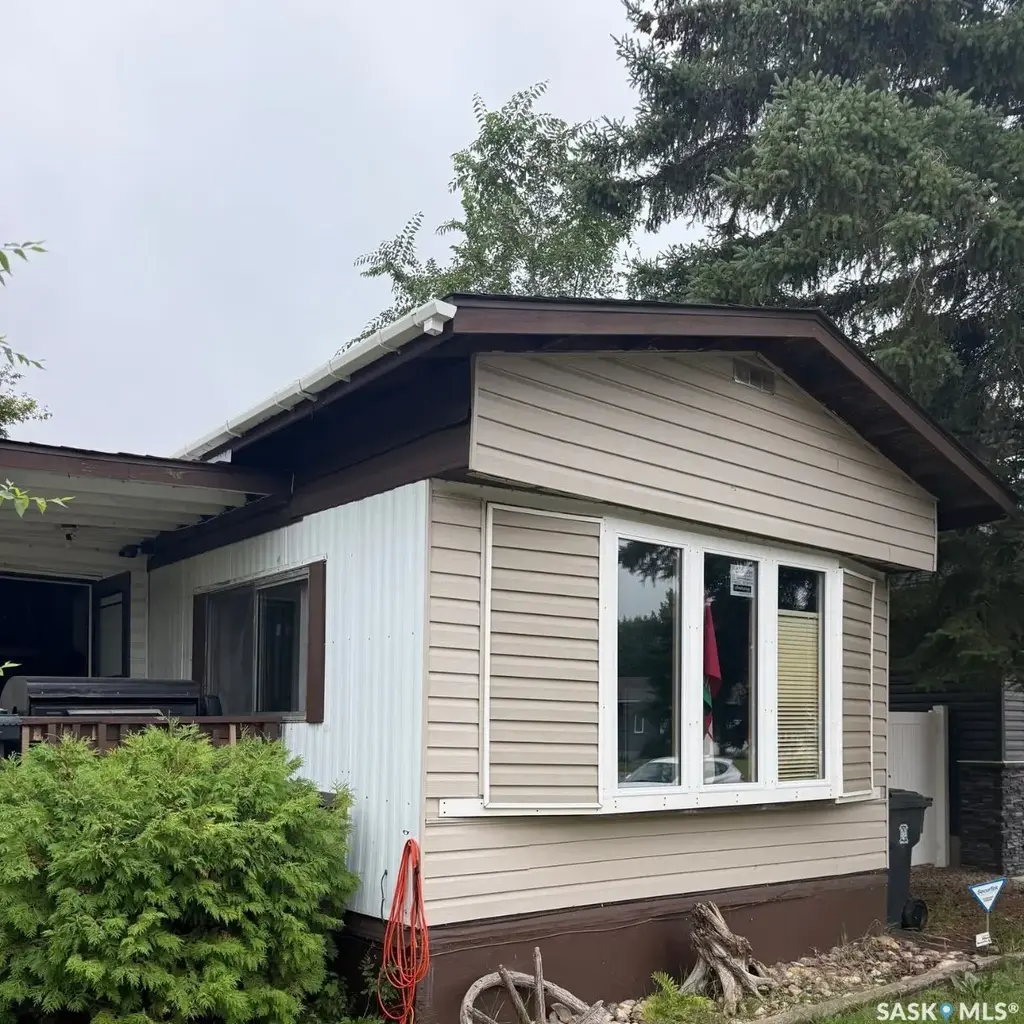 251 30th Street W, Battleford
