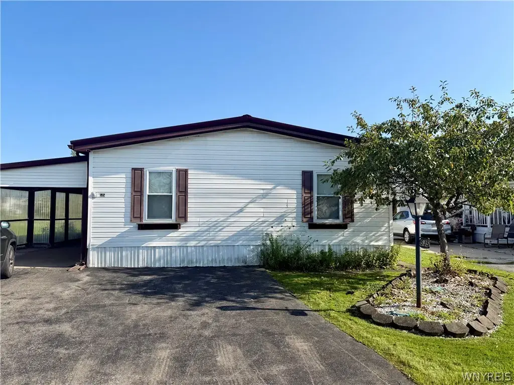 535 Applewood Drive, Lockport Town