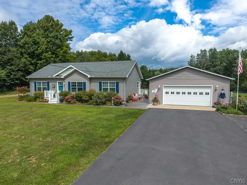 Photo of Listing #S1708911