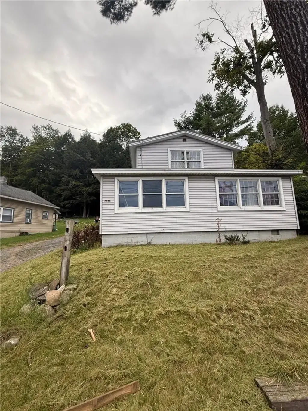 7705 County Highway 28, Exeter