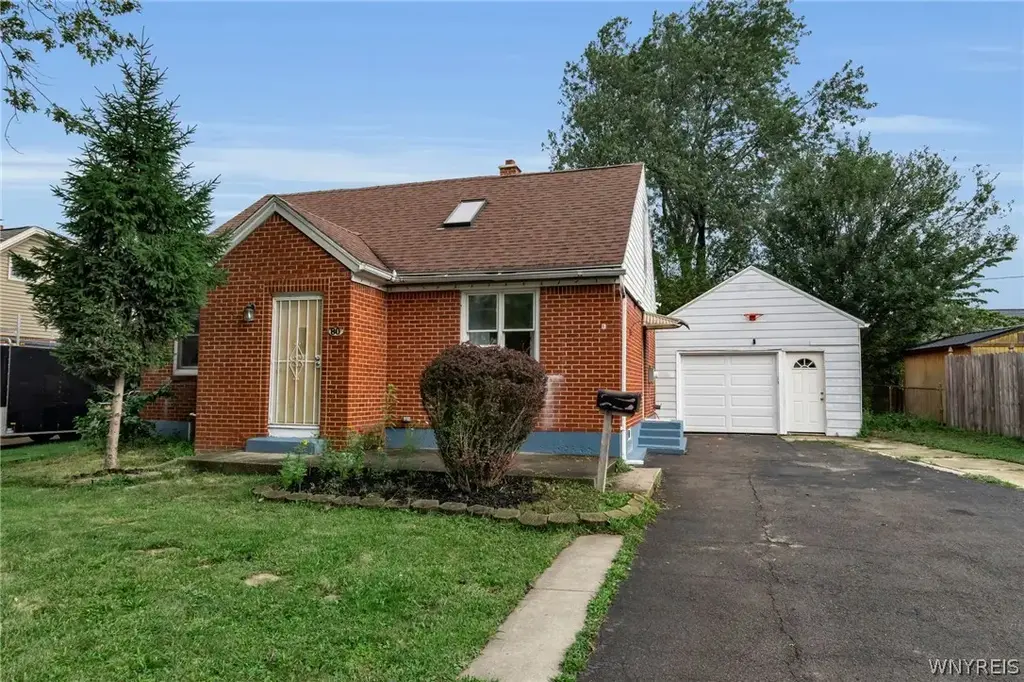 80 Clearvale Drive, Cheektowaga