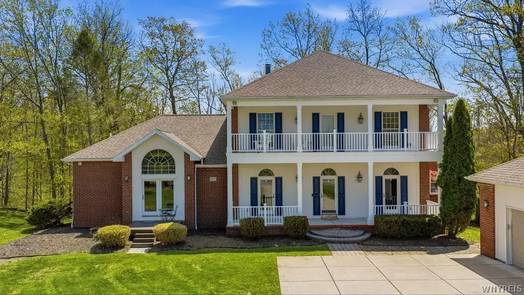 207 Forest Creek Lane, Grand Island