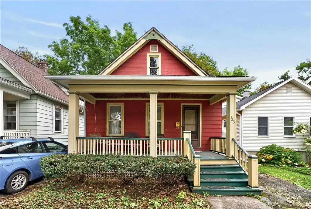 123 Oakland Street, Rochester