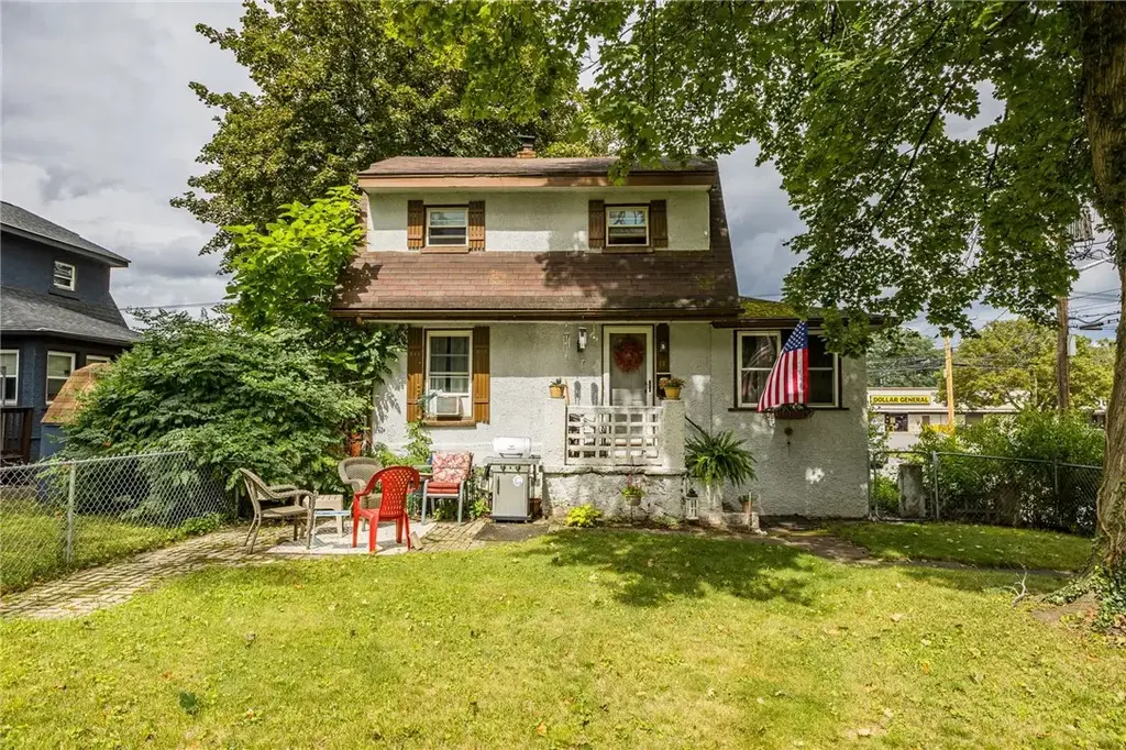 11 Woodneath Crescent, East Rochester