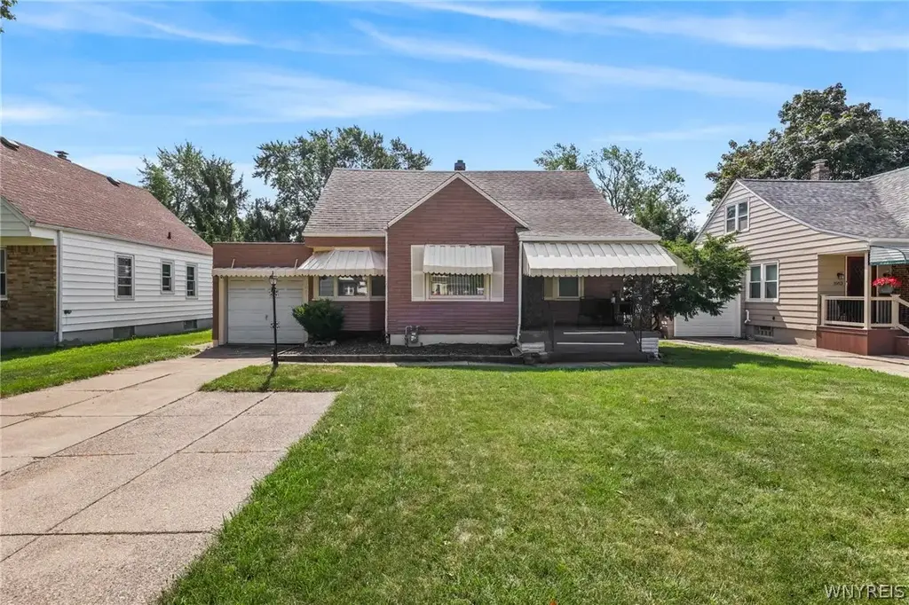 1689 Kensington Avenue, Cheektowaga