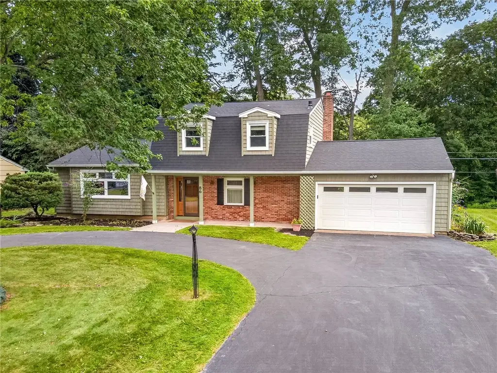 86 Sunset Trail W, Perinton