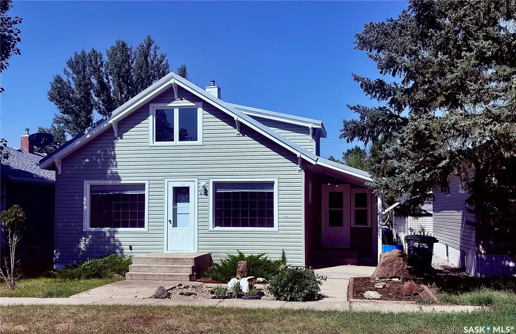 217 7th Avenue E, Assiniboia