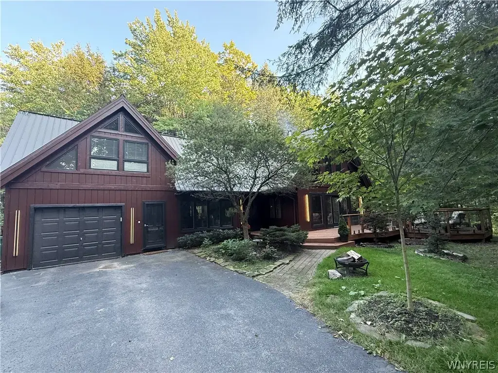33 Woodstock Road, Concord