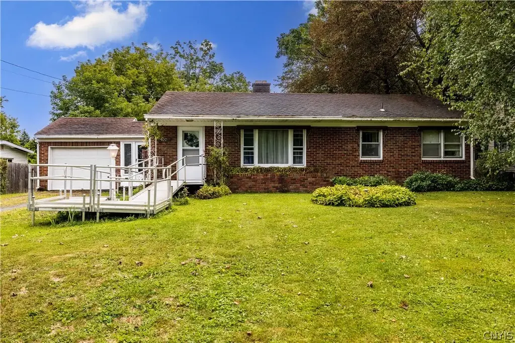 107 Mott Road, Manlius