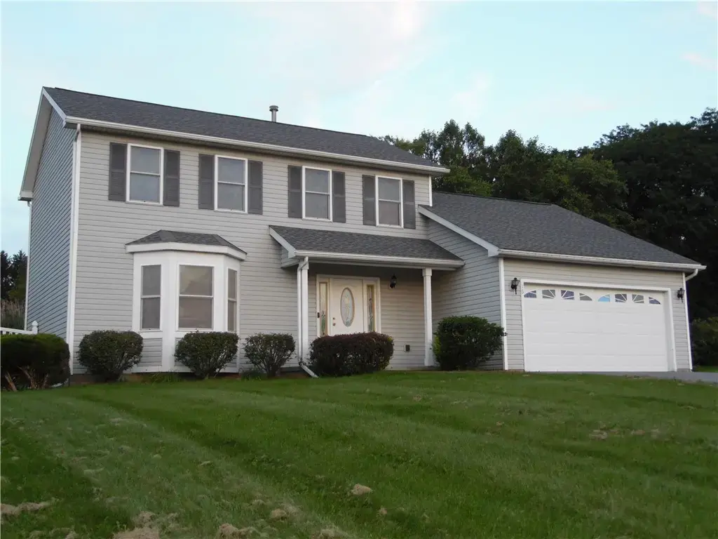 16 Morin Circle, Henrietta