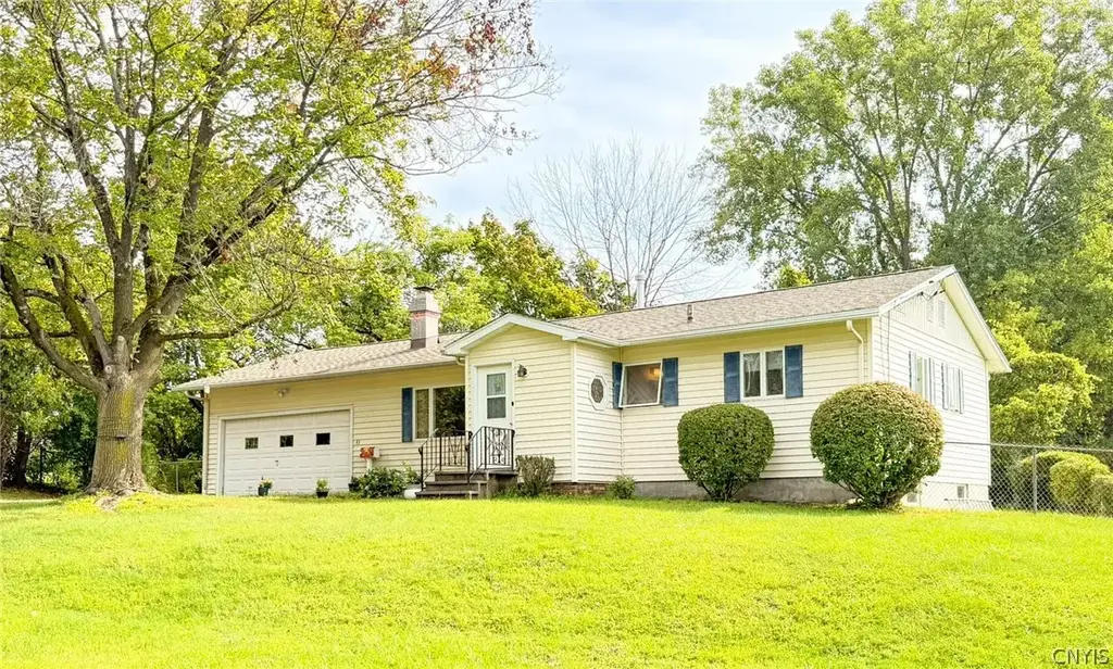 43 Hollywood Drive, Whitestown