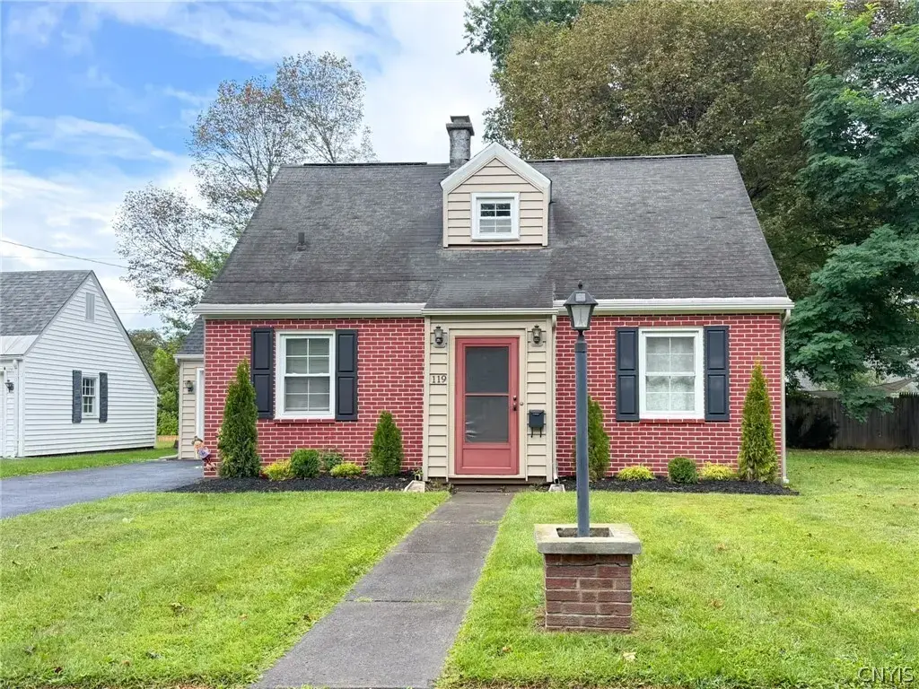 119 Kensington Drive, Utica
