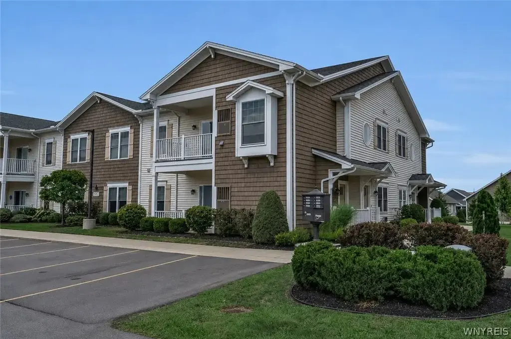 293 Northill Drive E # E, Amherst