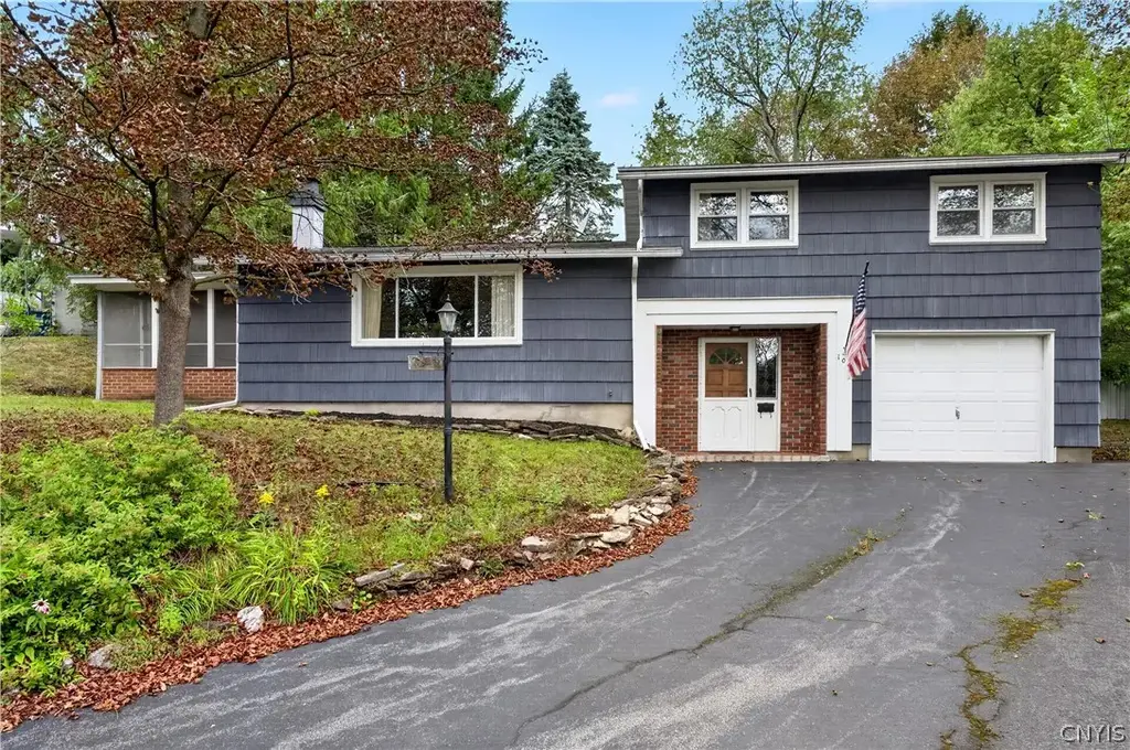 104 Wolcott Terrace, Syracuse