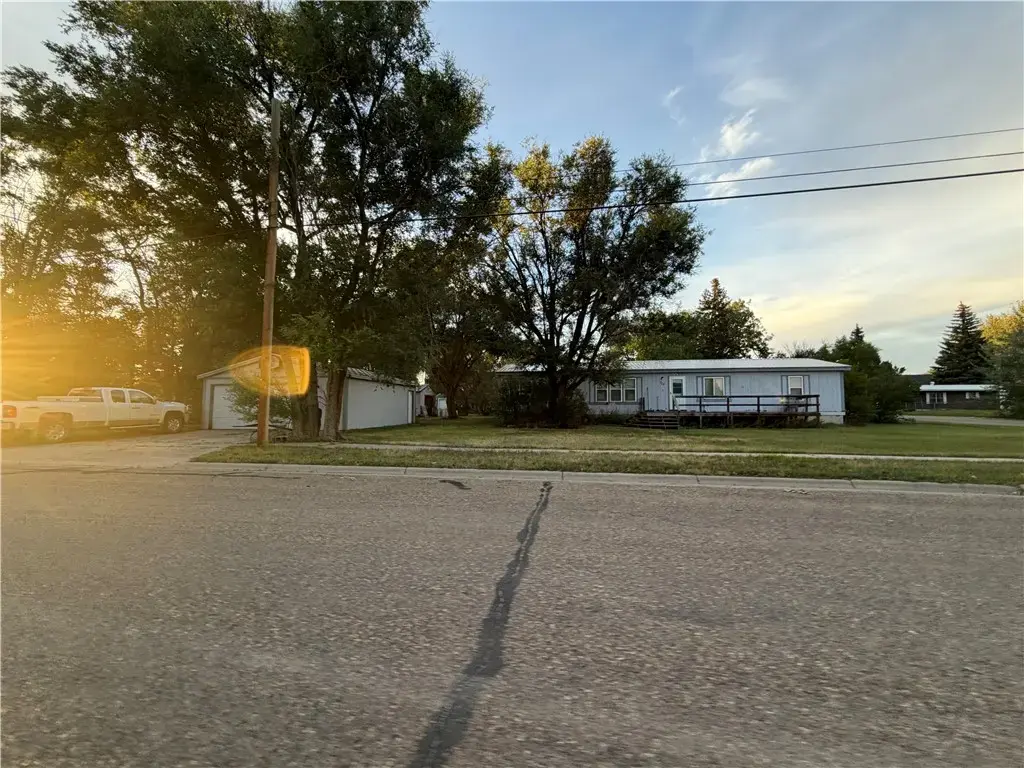 203 2nd Street W, Culbertson