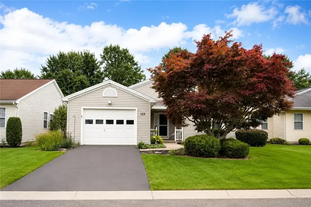 123 Freedom Pond, Chili