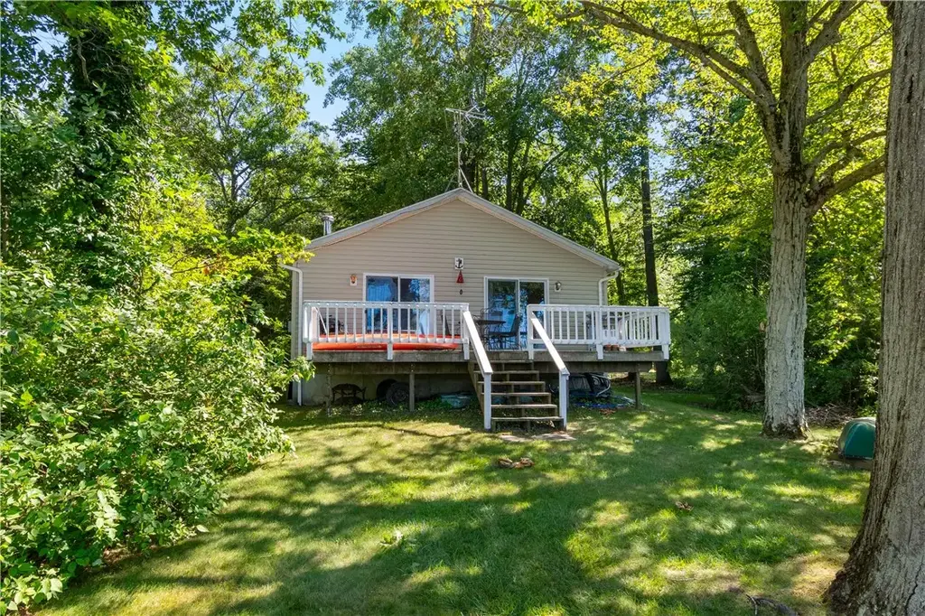 6925 Emerald Point Road, Sodus