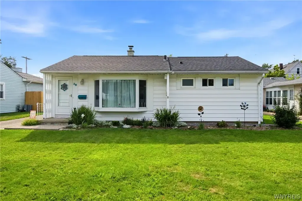 38 Meadow Lea Drive, Amherst