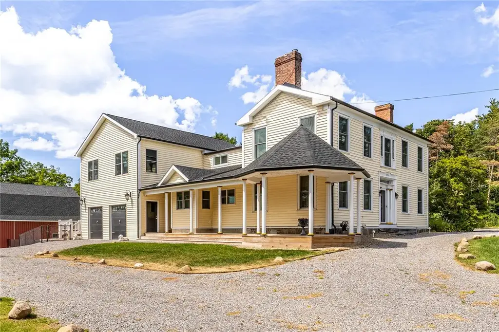 10230 S Street Road, Pavilion