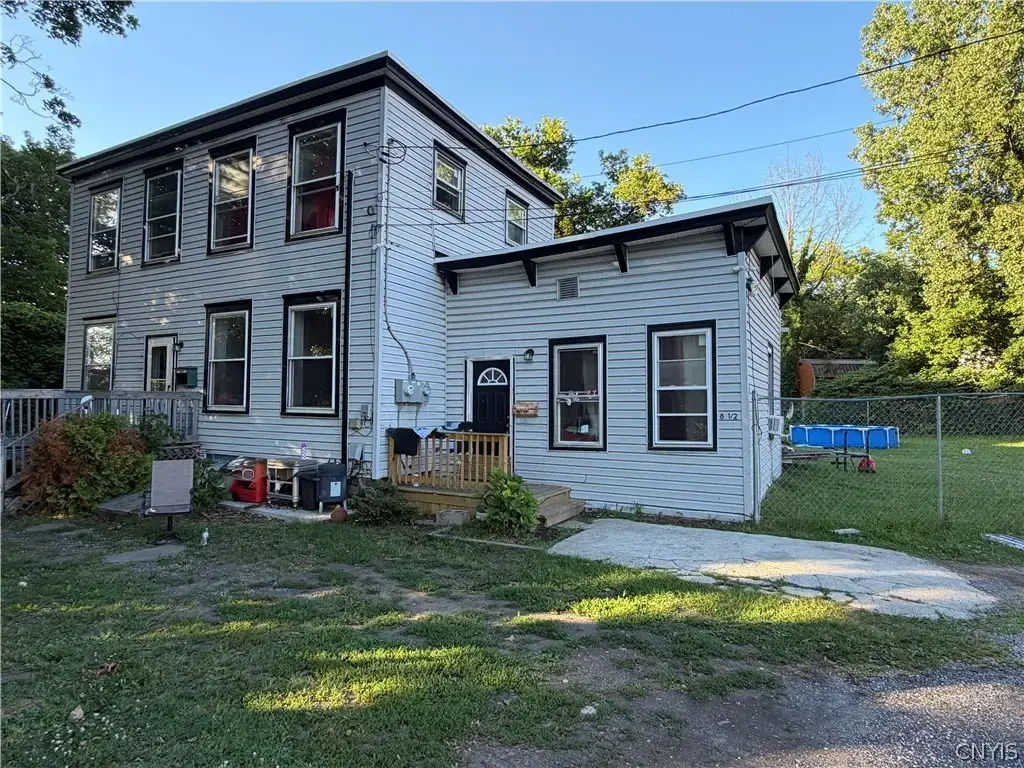 8 1/2 Noyes Street, Utica