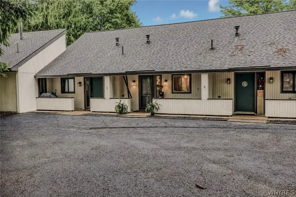 6951 Route 242 W # 2, Ellicottville