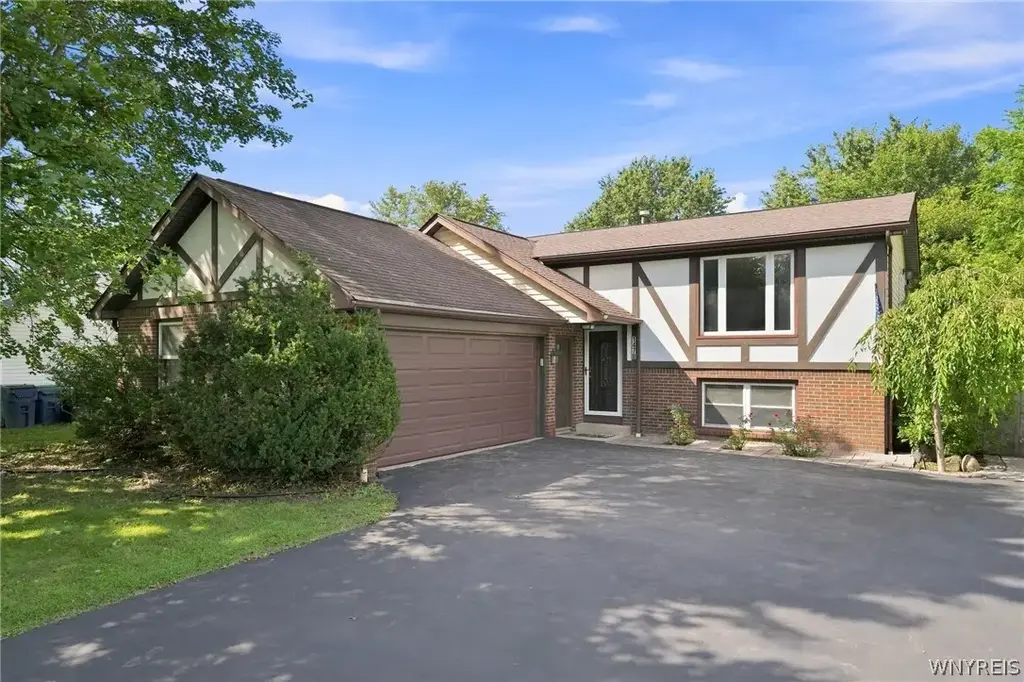 1478 N French Road, Amherst
