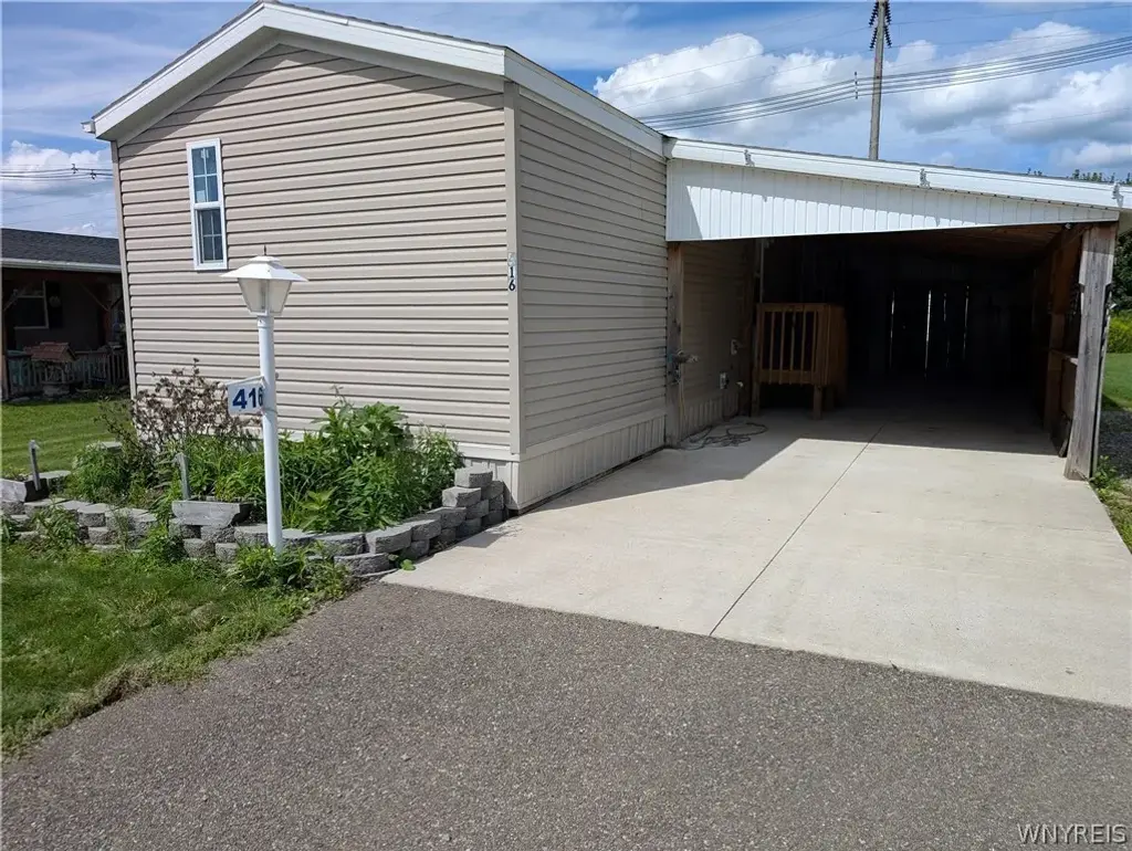 416 Carter Lane, Arcade