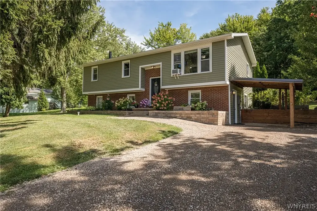 10807 Santello Drive, North Collins