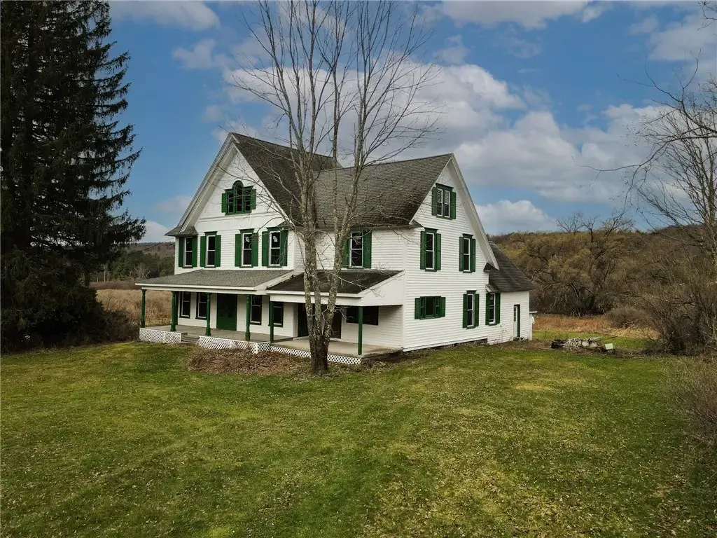 373 County Highway 10, Morris