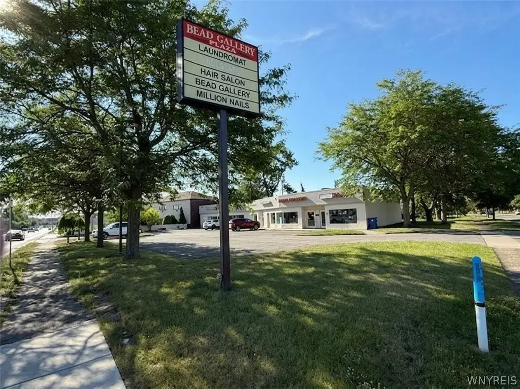 2066 Eggert Road, Amherst