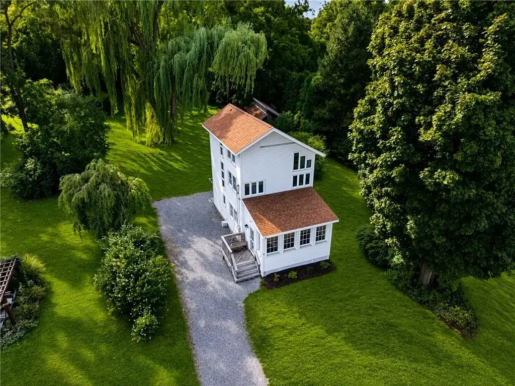 2788 Lower Lake Road, Seneca Falls