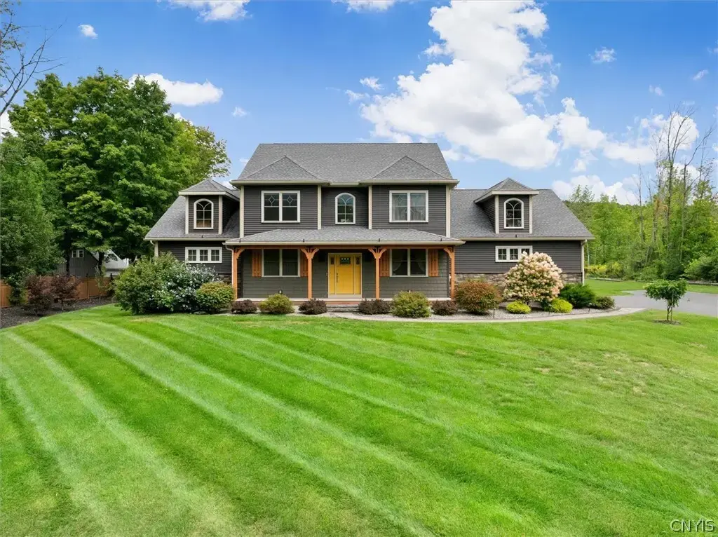 10537 Doyle Road, Deerfield