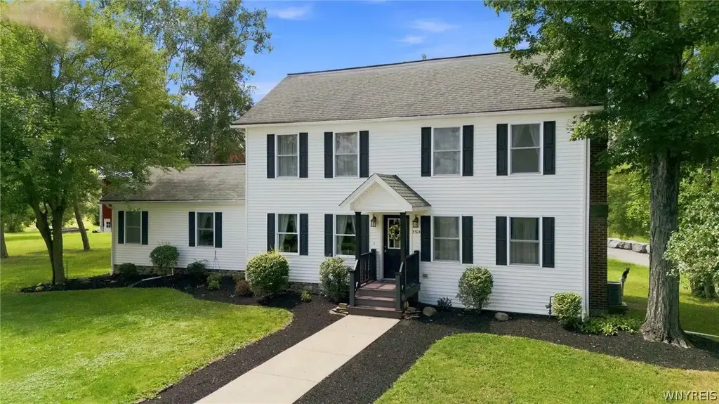 S3504 Four Rod Road W, Marilla