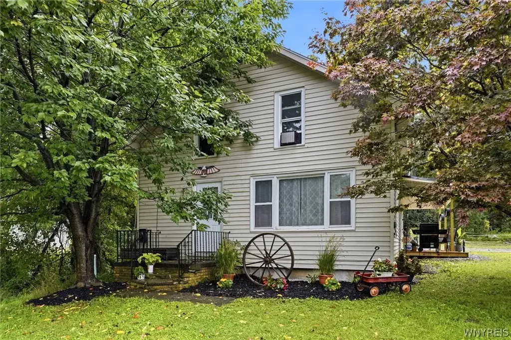 10573 North Road, Perrysburg